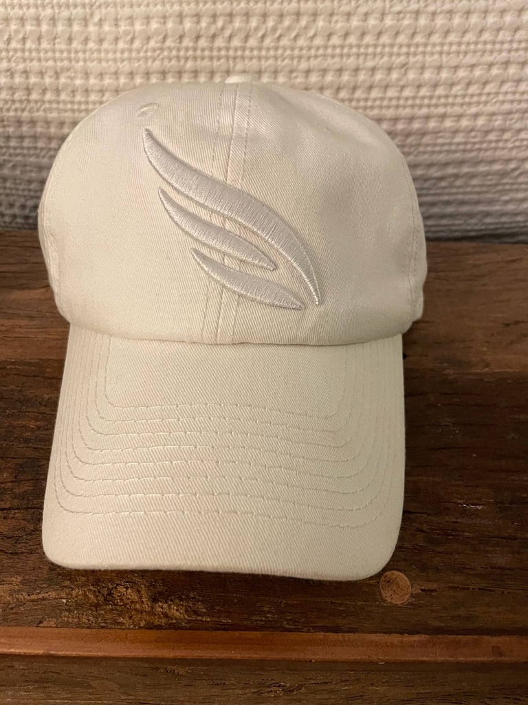 Cap mit weißem Logo – weiß